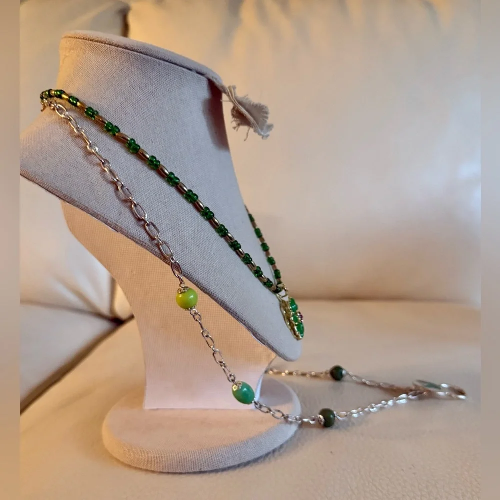 2 piece Green & Silver w/loop for eyeglasses & gold green spin flower Necklaces - Picture 3 of 8